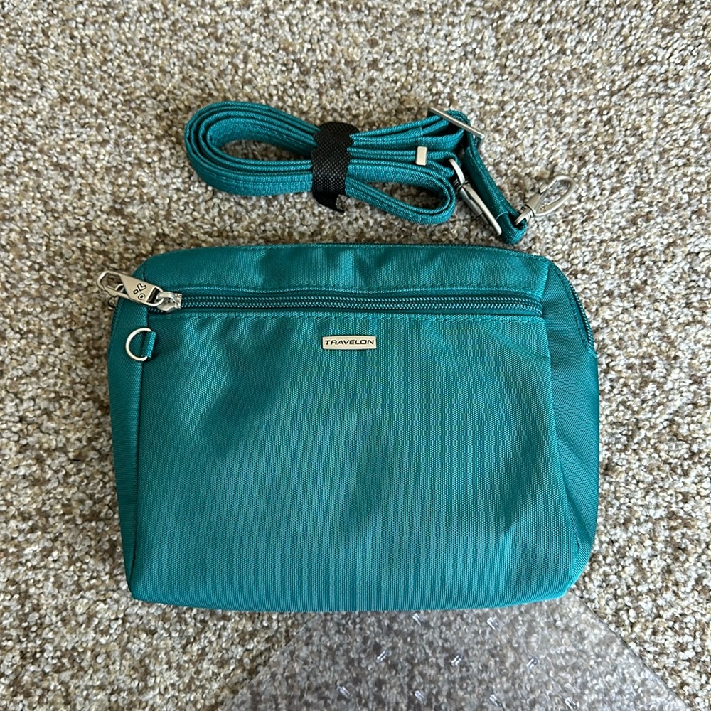 Travelon small anti theft convertible bag